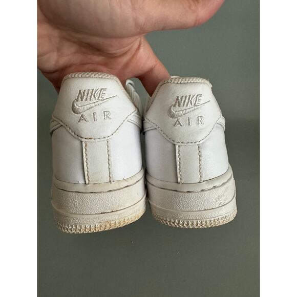 Nike Air Youth Size 6 White Leather Big Kids - Picture 3 of 5